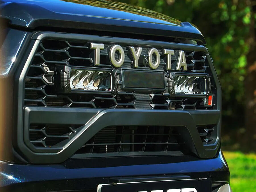 Lazer grillkit m/2 stk LAZER TR750 ELITE – Toyota Hilux GR Sport 2024->