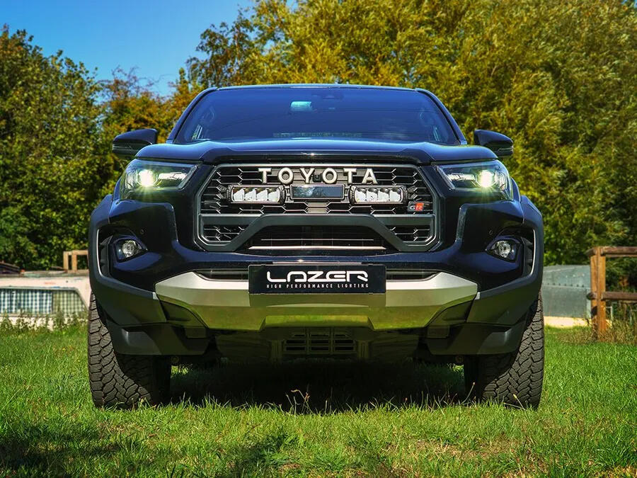 Lazer grillkit m/2 stk LAZER TR750 ELITE – Toyota Hilux GR Sport 2024->
