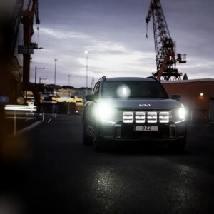 OZZ SQR 9″ fjernlys 210mm (Sort hus) – med park- og varsellys, 21000 lumen