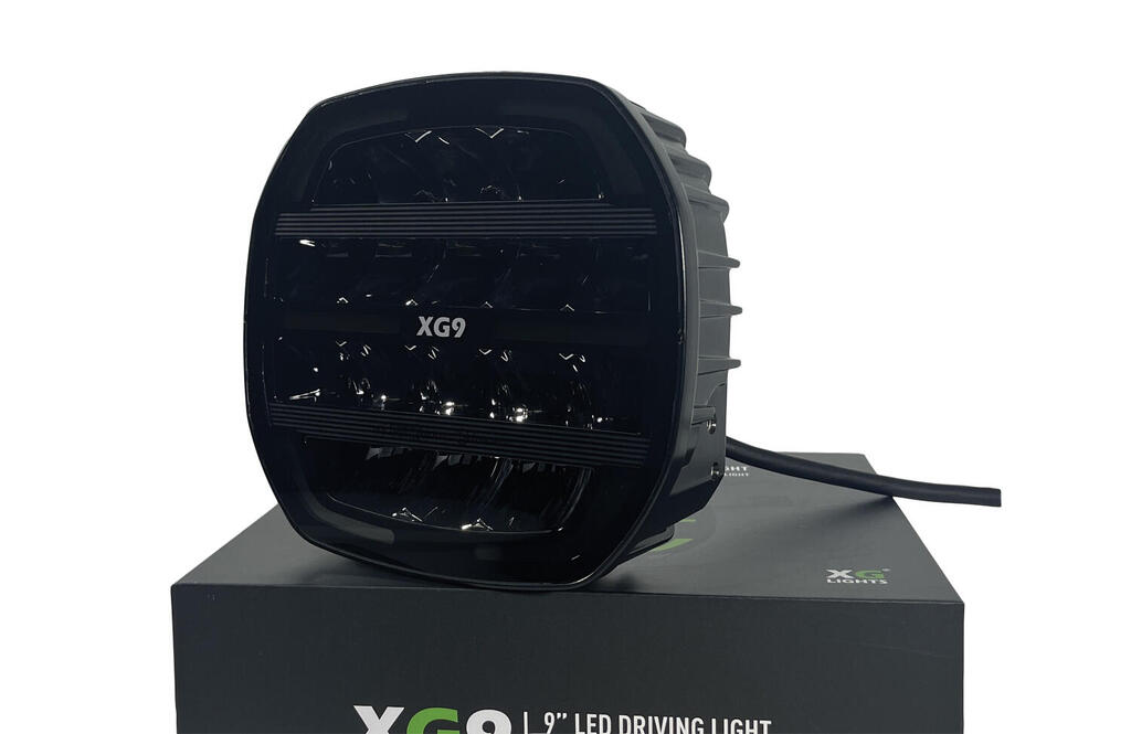 XG9 LED Fjernlys, Sort – Flerfarget parklys – hvit, gul og grønn.